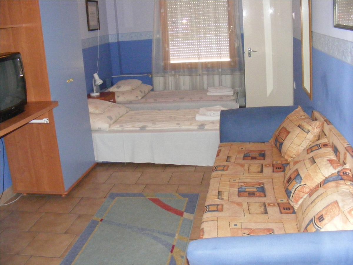 Hotel Pelikan Hodmezovasarhely Luaran gambar