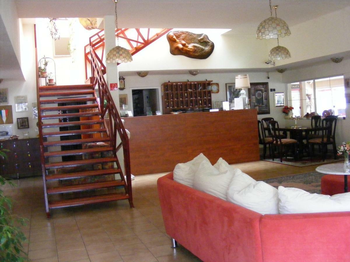 Hotel Pelikan Hodmezovasarhely Luaran gambar