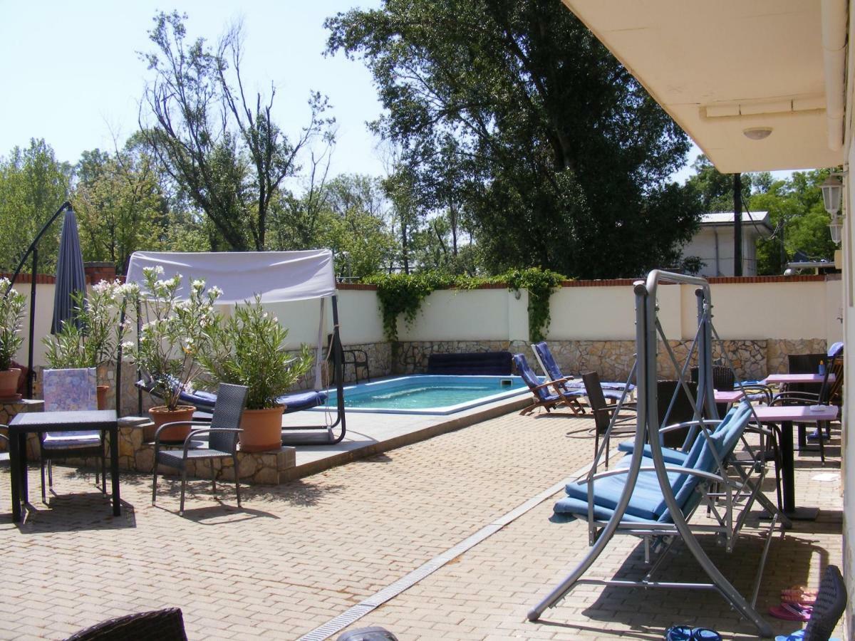 Hotel Pelikan Hodmezovasarhely Luaran gambar