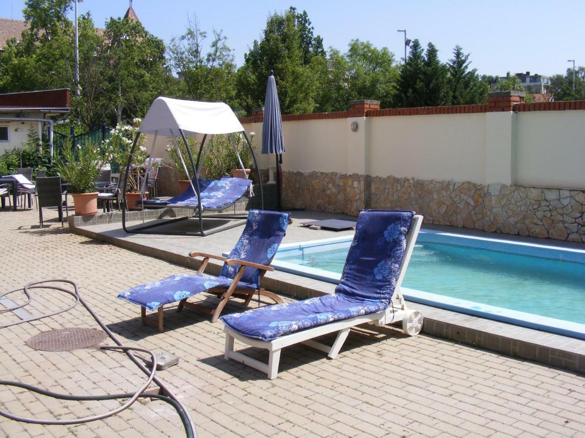 Hotel Pelikan Hodmezovasarhely Luaran gambar