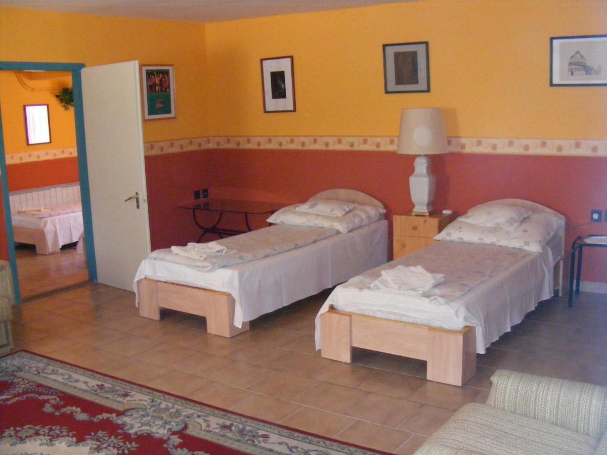 Hotel Pelikan Hodmezovasarhely Luaran gambar