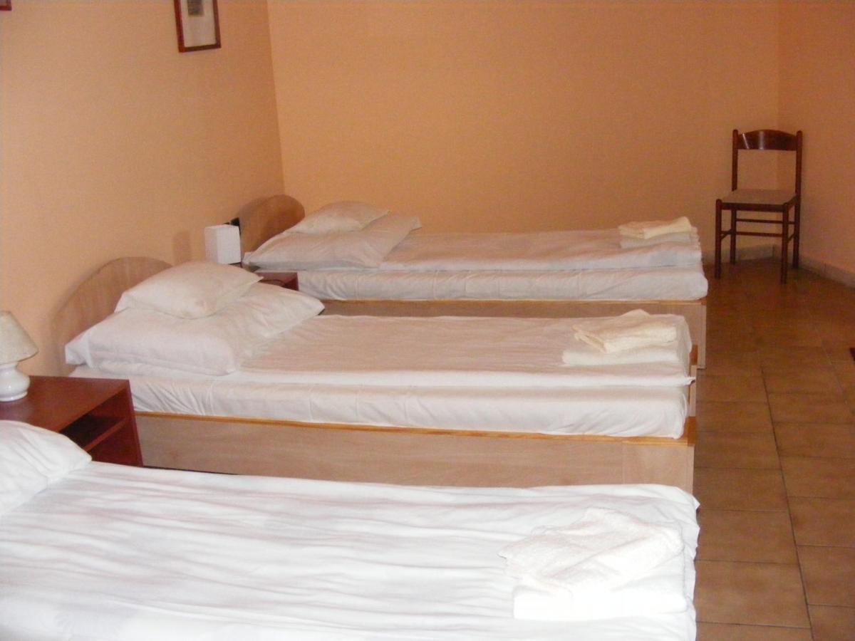 Hotel Pelikan Hodmezovasarhely Luaran gambar